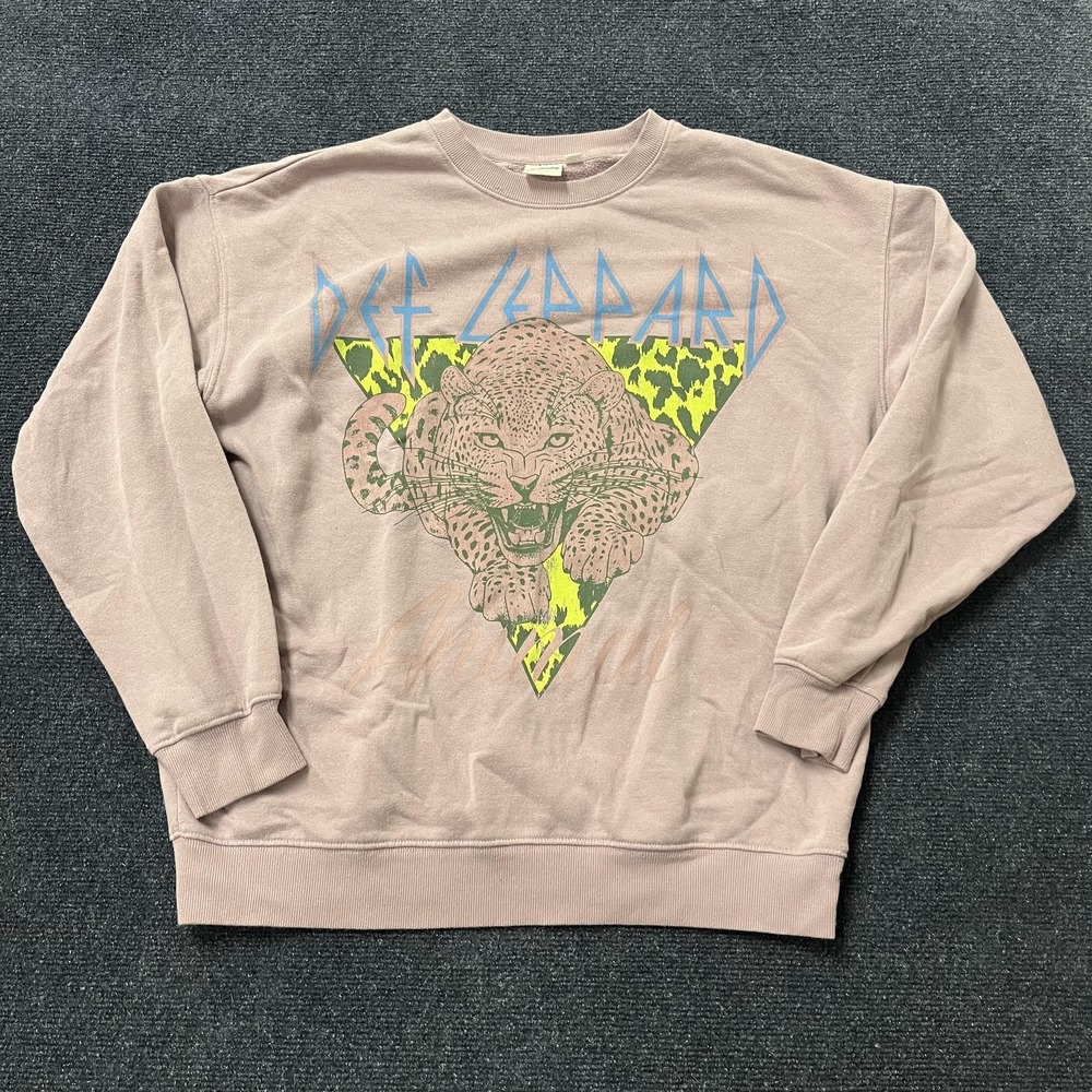 Def Leppard Sweatshirt Mens Medium Purple Leopard Graphic Pullover Fleece